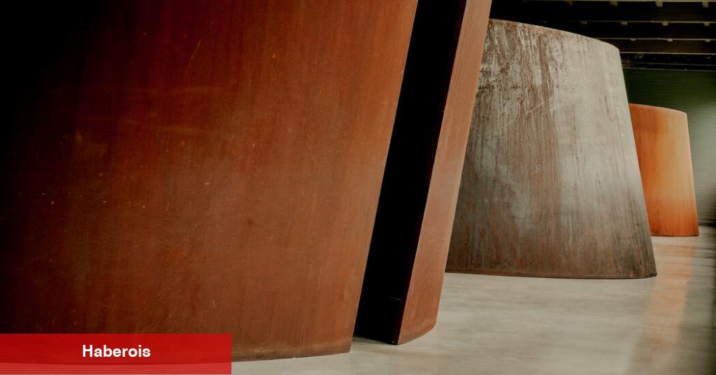 Richard Serra'nın Çelik Eğrileri Bir Anıt Haline Geldiğinde
