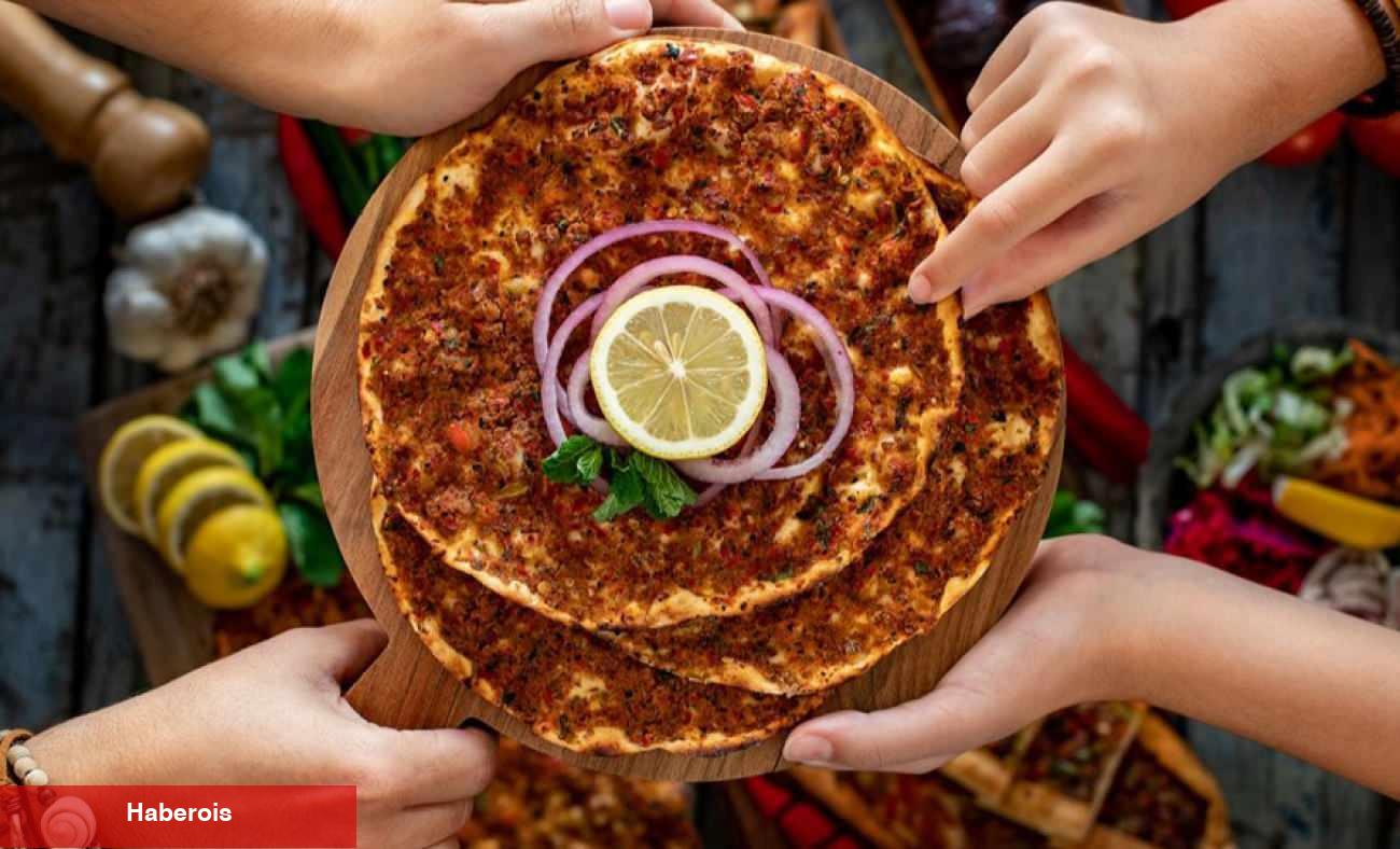 Somer Şef kapalı lahmacun tanımını açıkladı! Somer Sivrioğlu'dan lahmacunun püf noktaları