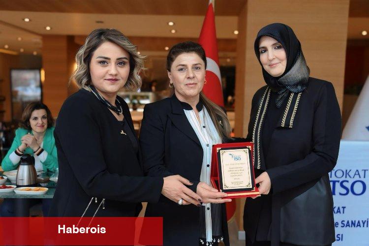 Tokat’ta kadınların başarı öyküleri plaket aldı