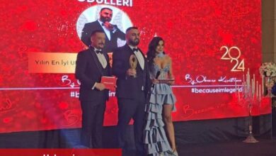 Tolga Pehlivan'a bir gecede 2 anlamlı ödül!