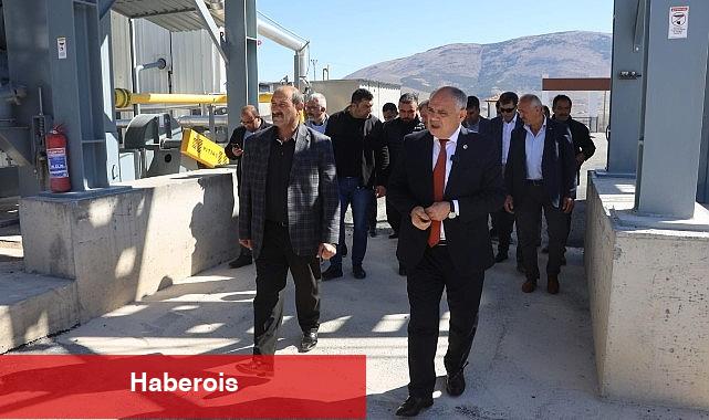 Yahyalı Belediye Başkanı Esat Öztürk, ilçedeki tüm yolların sıcak asfalt ile kaplanacağını söyledi. - Haberois Yahyalı Belediye Başkanı Esat Öztürk, ilçedeki tüm yolların sıcak asfalt ile kaplanacağını söyledi.