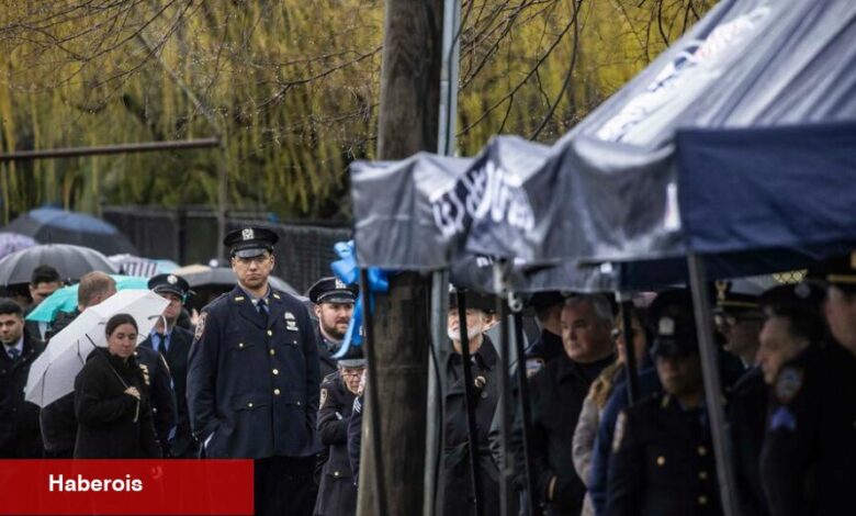 Yas Tutanlar Görev Sırasında Öldürülen NYPD Memurunun Cenazesinde Toplanacak - Haberois Yas Tutanlar Görev Sırasında Öldürülen NYPD Memurunun Cenazesinde Toplanacak