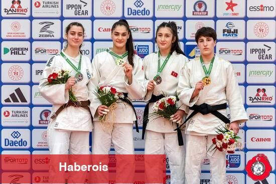 Yunusemre Belediyesporlu Fulya'dan bronz madalya