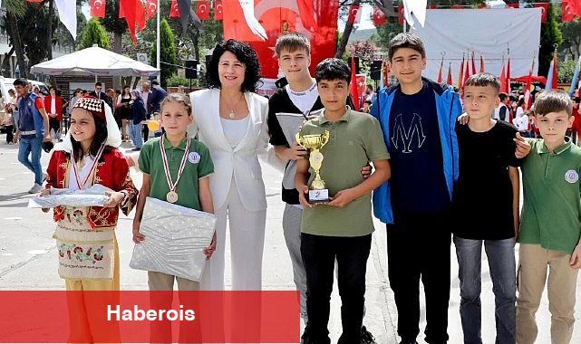 23 Nisan Ulusal Egemenlik ve Çocuk Bayramı Kınık'ta Coşkuyla Kutlandı - Haberois 23 Nisan Ulusal Egemenlik ve Çocuk Bayramı Kınık'ta Coşkuyla Kutlandı