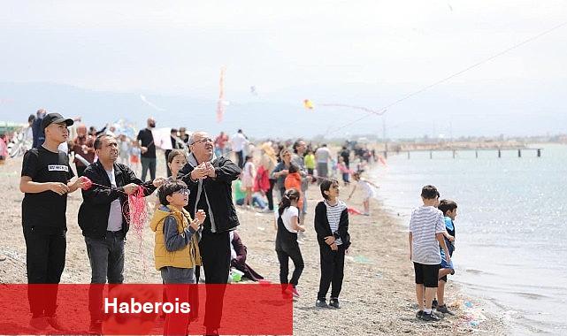 24. Edremit Uçurtma Şenliği - Haberois 24. Edremit Uçurtma Şenliği