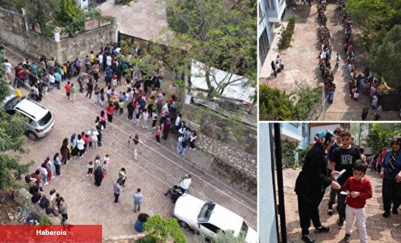 Adana'da bayram harçlığı kuyruğu! Duyan sıraya girdi