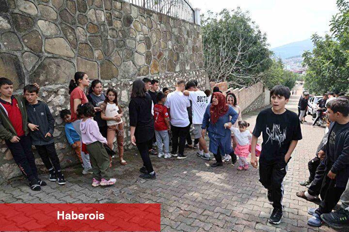 Adana'da bayram harçlığı kuyruğu! Duyan sıraya girdi