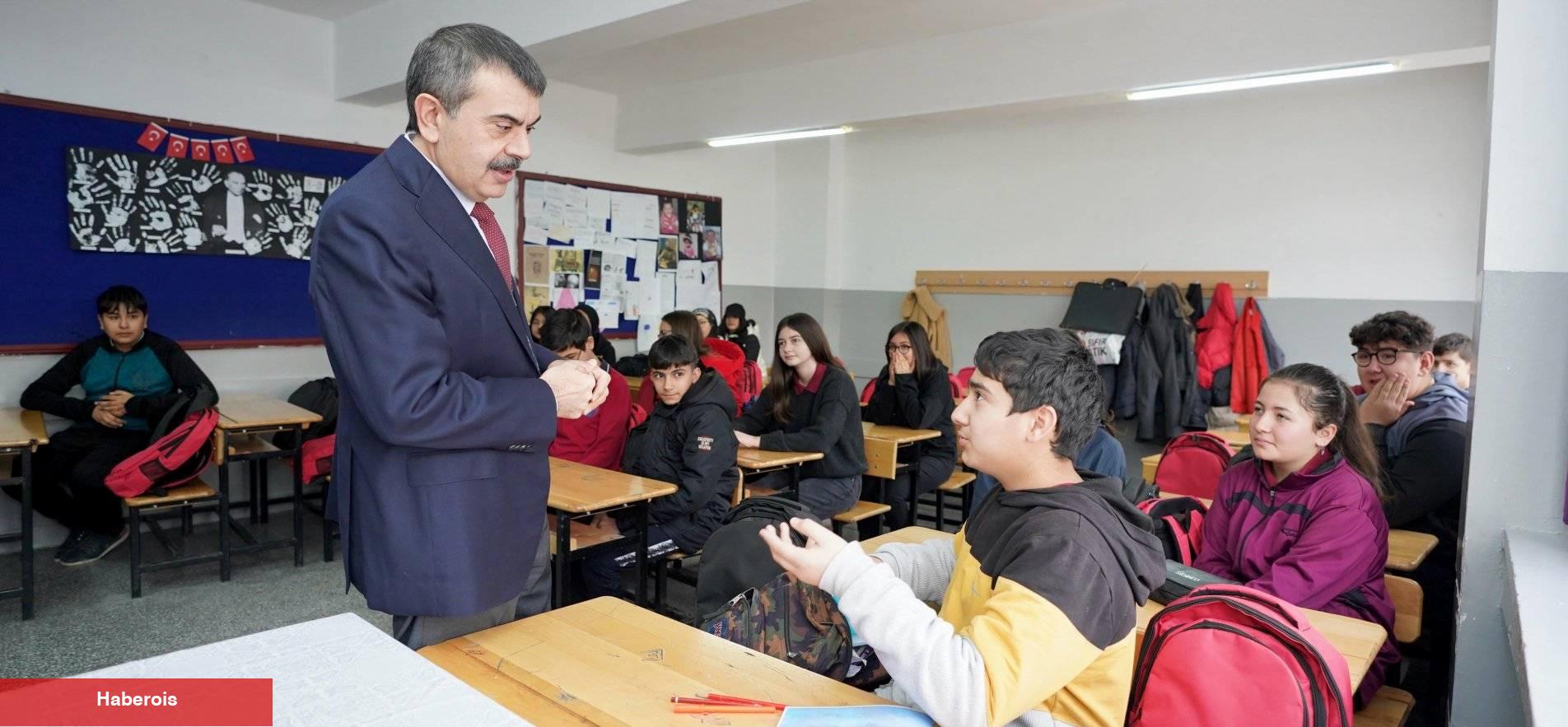 Bakan Tekin, Öğretmen Mülakat ve Atamalarına Yönelik Açıklama Yaptı