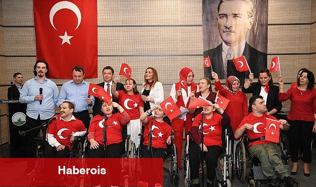 Başkan Aydın engelsiz koroya eşlik etti - Haberois Başkan Aydın engelsiz koroya eşlik etti
