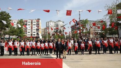 Başkan Böcek koltuğunu çocuk başkana devretti