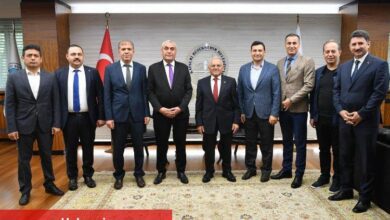 Başkan Büyükkılıç'a eğitimcilerden “teşekkür” plaketi