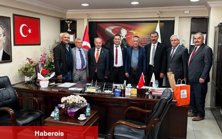 Başkan Kıral’a, geçmiş dönem belediye başkanlarından ziyaret - Haberois Başkan Kıral’a, geçmiş dönem belediye başkanlarından ziyaret