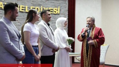 Başkan Palancıoğlu, genç çifte sürpriz yaparak nikahlarını kıydı
