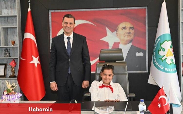 Başkan Zeyrek, makamını Küçük Ceylin’e devretti - Haberois Başkan Zeyrek, makamını Küçük Ceylin’e devretti