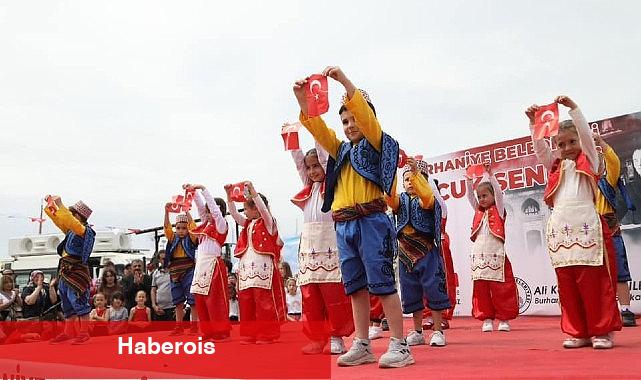 Burhaniye Belediyesi Çocuk Şenliği'nde coşku ile kutladı - Haberois Burhaniye Belediyesi Çocuk Şenliği'nde coşku ile kutladı