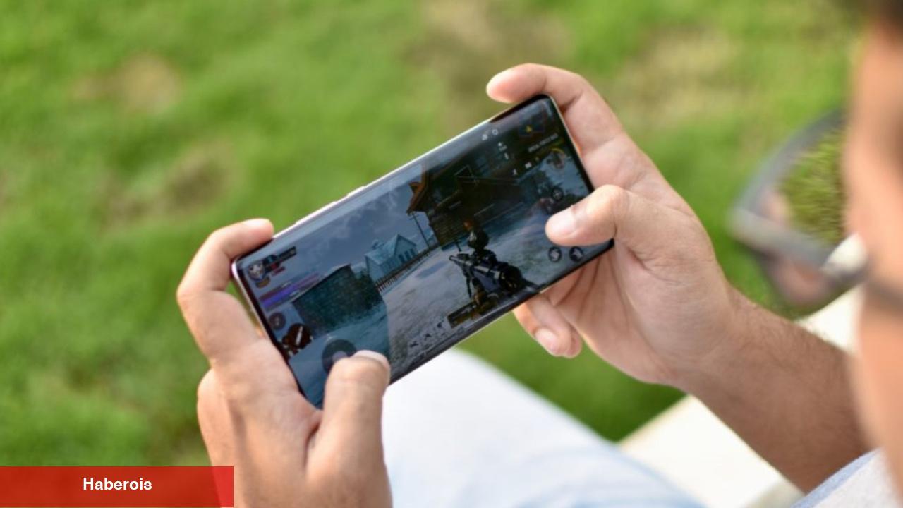 Çinli üretici akıllı telefon dizaynına değişik bir yorum getirdi, ahşap kaplama