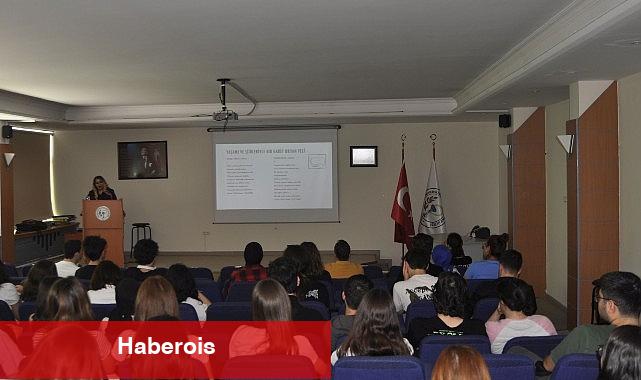 EÜ'de "Yaşamı ve Şiirleriyle Bir Garip Orhan Veli" konuşuldu