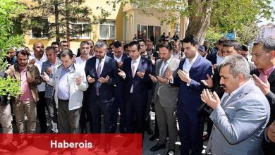 Geçtiğimiz günlerde mazbatasını alan Karaman Belediye Başkanı Savaş Kalaycı, dualarla ve kurban kesilerek görevine başladı