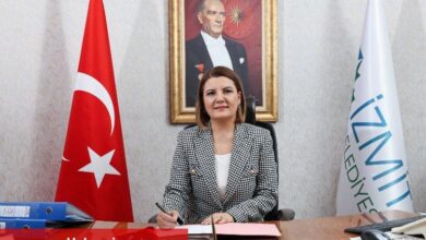 "Gençlerimizi siyasete alet etmeyin"