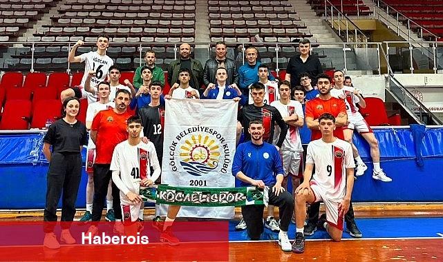 Gölcük Belediyespor Genç Erkekler Voleybol Takımı, Bolu'da düzenlenen Türkiye çeyrek final maçlarında yarı finallere yükseldi.