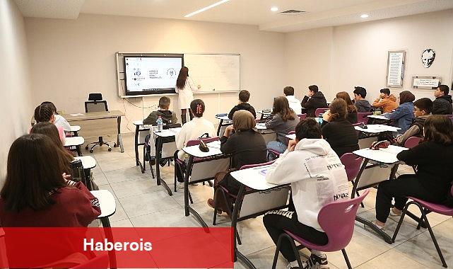 İBB'nin LGS ve YKS sınavlarına ücretsiz hazırlık kursu olan Ders Atölyeleri'nde yeni kayıt dönemi 2 Mayıs'ta başlıyor - Haberois İBB'nin LGS ve YKS sınavlarına ücretsiz hazırlık kursu olan Ders Atölyeleri'nde yeni kayıt dönemi 2 Mayıs'ta başlıyor