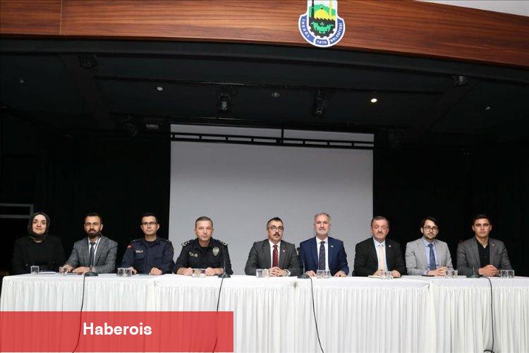 İnegöl'de muhtarlarla yeni dönemin ilk toplantısı yapıldı