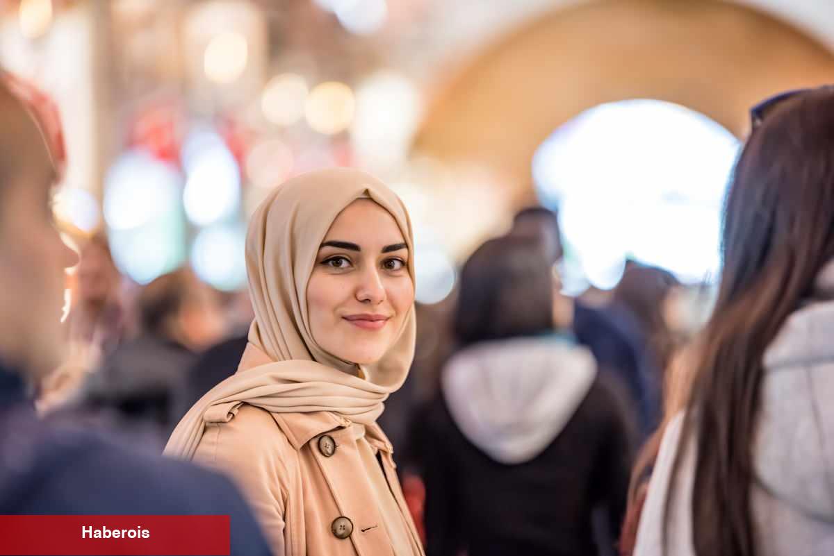 İsveç'te başörtülü olduğu için işten çıkarılan bayana tazminat kararı!