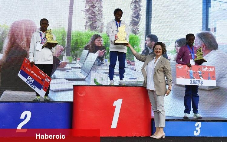 İzmir Maraton'da ödüller dağıtıldı