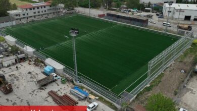 Kocaeli'de Yakup Altun Stadında sentetik çim serimi