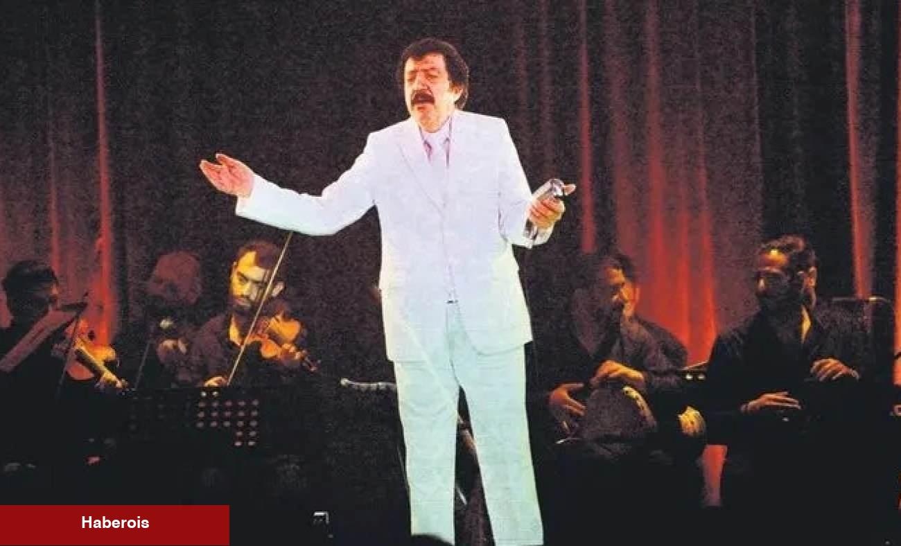 Müslüm Gürses hologram ile müzik söyledi! Hiç duyulmamış müzikleri gün yüzüne çıktı