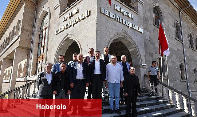 Nevşehir Belediye Başkanı Rasim Arı, Nevşehir Esnaf ve Sanatkarlar Odaları Birliği Başkanı Mehmet Pınarbaşı ve ile birliğe bağlı oda başkanlarını konuk etti