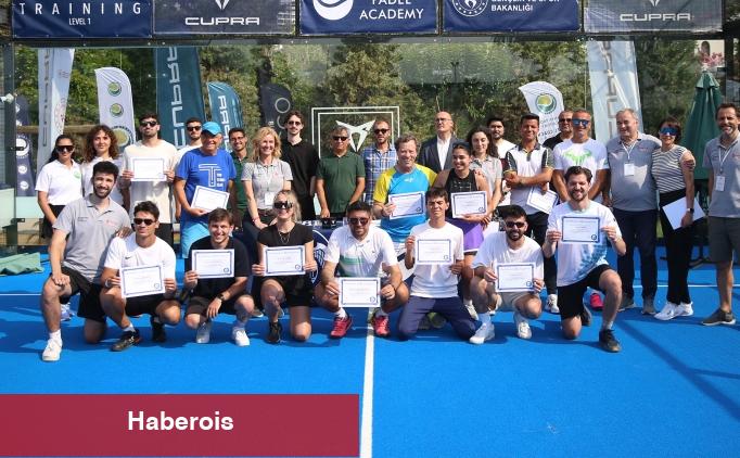 Padel oyuncuları sertifikalarını aldı - Haberois Padel oyuncuları sertifikalarını aldı