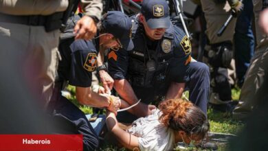 Protestocular Valiye Meydan Okurken Texas Üniversitesi'nde Yeni Tutuklamalar Turu
