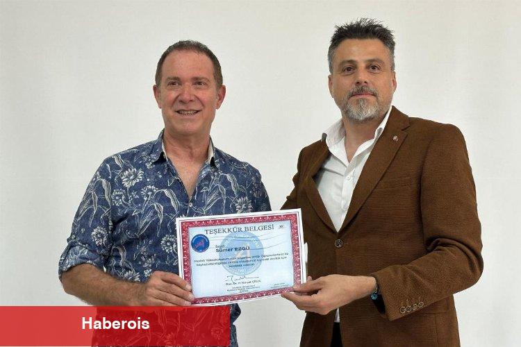 Sanatçı Sümer Ezgü'den mesleki ve kültürel söyleşi
