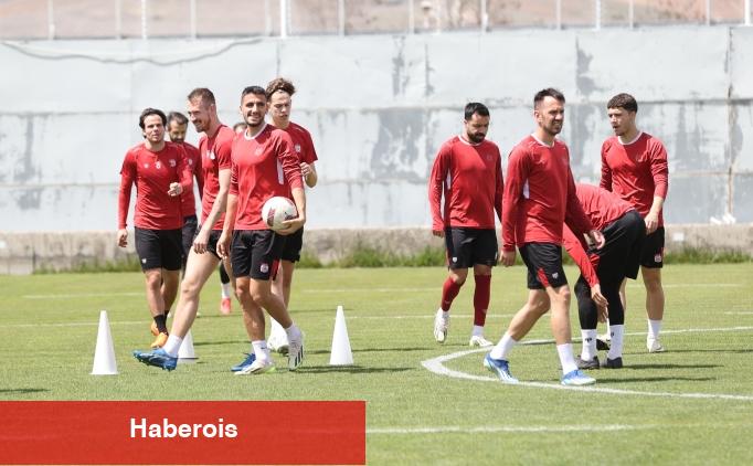 Sivasspor'da Dorde Nikolic'ten Fenerbahçe açıklaması! - Haberois Sivasspor'da Dorde Nikolic'ten Fenerbahçe açıklaması!