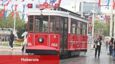 Taksim ve İstiklal Caddesi'nin simgelerinden nostaljik tramvayın yerine elektrik enerjisi ile çalışan bataryalı tramvay geliyor