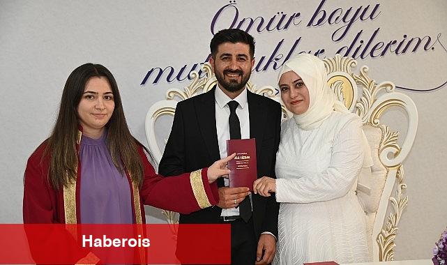 Takvimlerdeki 24.04.2024 tarihi nikah başvurularında Selçuklu Belediyesi'nde de yoğunluğa neden oldu - Haberois Takvimlerdeki 24.04.2024 tarihi nikah başvurularında Selçuklu Belediyesi'nde de yoğunluğa neden oldu