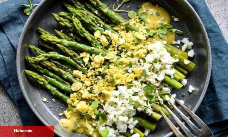 Yumurtalı kuşkonmaz nasıl yapılır? Baharın müjdecisi kuşkonmaz tarifi! - Haberois Yumurtalı kuşkonmaz nasıl yapılır? Baharın müjdecisi kuşkonmaz tarifi!