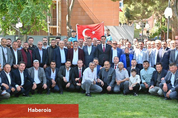 Başkan Zeyrek, “Yalınayak yürüyen çocukların sorumlulukları omuzlarımda”