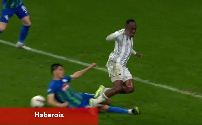 Beşiktaş penaltı bekledi, hakem oyunu devam ettirdi!