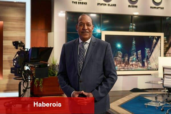 Bir NY1 Sunucusu Başını Eğiyor - Haberois Bir NY1 Sunucusu Başını Eğiyor
