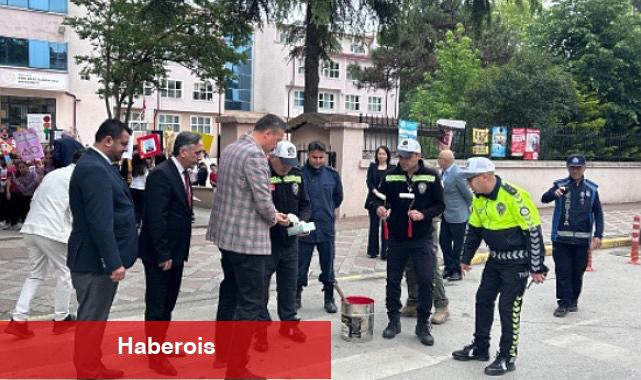 Gölcük'te Trafik Haftası Duyarlılığı - Haberois Gölcük'te Trafik Haftası Duyarlılığı