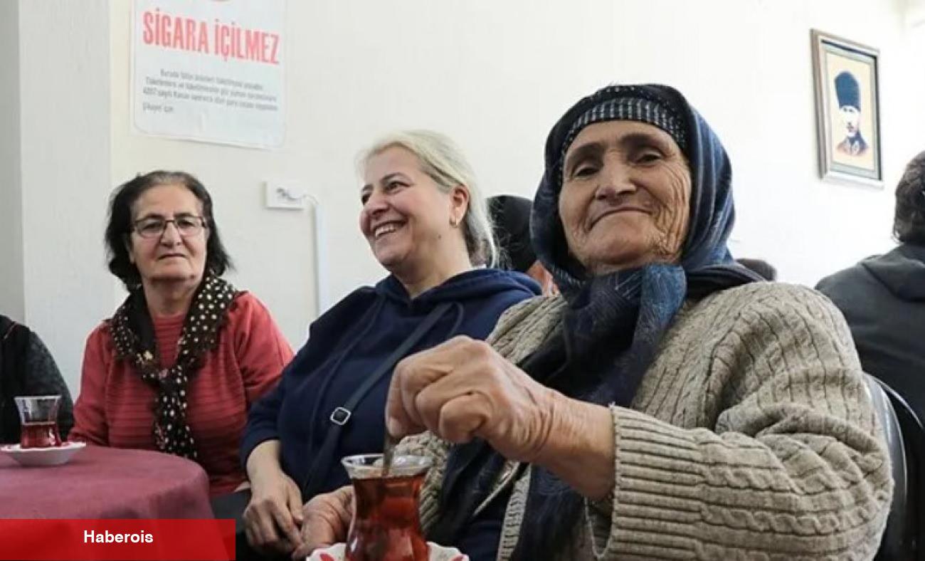 Kayseri'nin bu köyünde bayanlar kahvede okeye dönüyor!