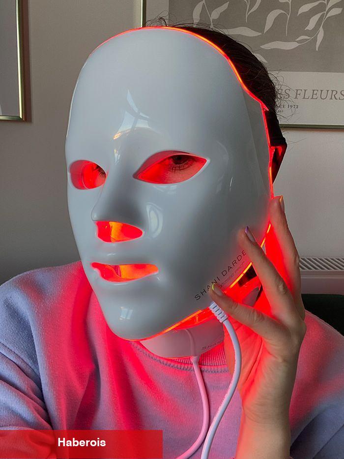 Kırmızı LED ışıklı yüz maskeleri trend oldu! Led maske yararları nelerdir?