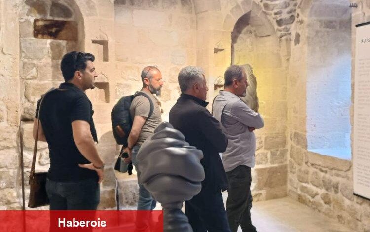 ‘’Kutsal İnsan ve Çıplak Hayat Sergisi’’ Mardin’de sanatseverler ile buluştu - Haberois ‘’Kutsal İnsan ve Çıplak Hayat Sergisi’’ Mardin’de sanatseverler ile buluştu
