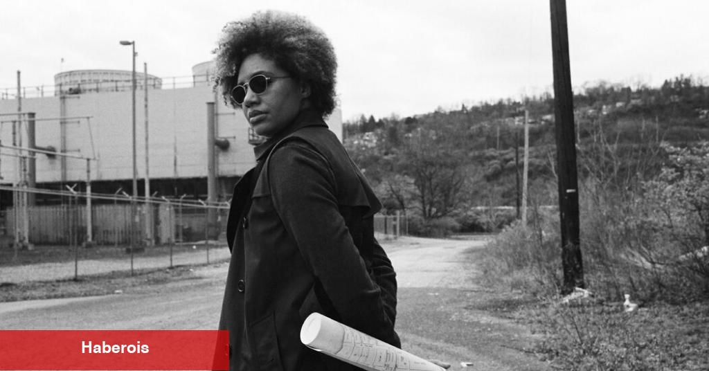 LaToya Ruby Frazier Peşin Ödüyor