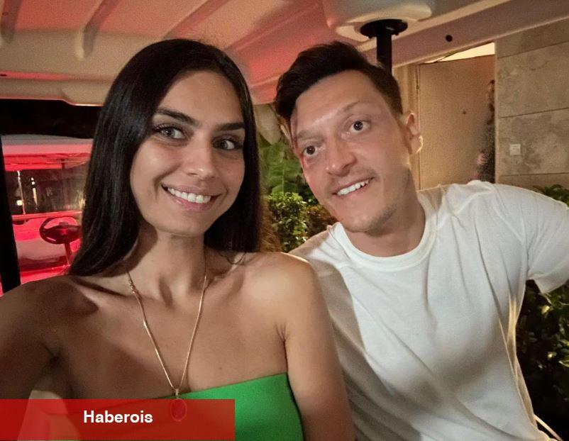 Mesut Özil'den romantik jest! Amine Gülşe'nin doğum gününde...
