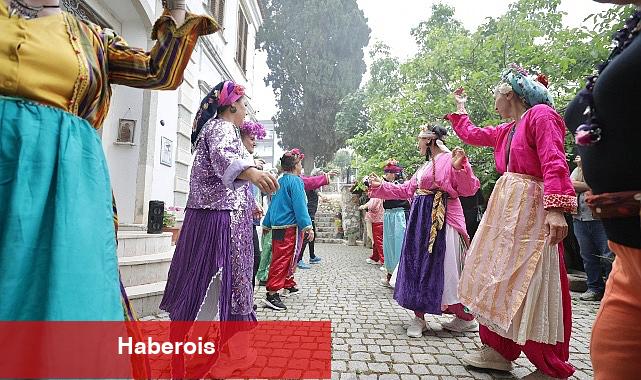 Narlıdere, bolluk ve bereketin simgesi Hıdırellez'i Tarihi Yukarıköy'de karşıladı - Haberois Narlıdere, bolluk ve bereketin simgesi Hıdırellez'i Tarihi Yukarıköy'de karşıladı