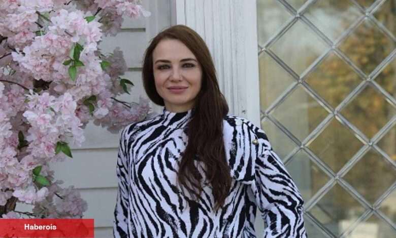 Oyuncu Deniz Uğur'dan şok itiraf: "Filistin'e takviye verdiğim için projelerim engellendi" - Haberois Oyuncu Deniz Uğur'dan şok itiraf: "Filistin'e takviye verdiğim için projelerim engellendi"