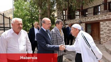 Selçuklu Belediye Başkanı Ahmet Pekyatırmacı namaz sonrasında vatandaşlarla hasbihal etti
